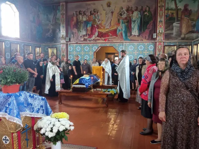 Ратнівщина попрощалася з Героєм Віктором Романюком (фото)
