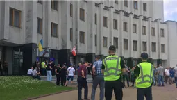 Під Волинською ОДА ветерани викликають Погуляйка на розмову (фото)