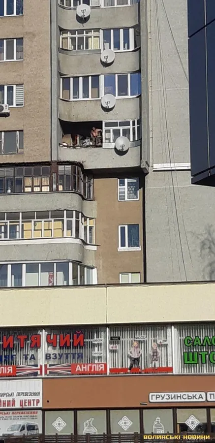 На Соборності у Луцьку загорілася квартира (фото, відео)