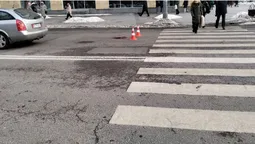 На пішохідному переході у центрі Луцька авто збило чоловіка (фото)