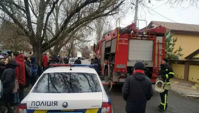 Перевірили дві луцькі школи: у поліцію надійшло повідомлення про замінування