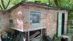 У Луцьку муніципали зноситимуть поштові скриньки, паркани, гаражі та сараї (фото)