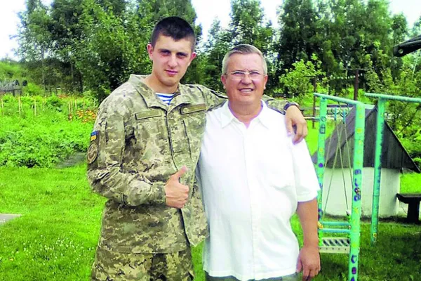 Їздить на «хаммері» та управляє «пташками»: за Україну воює Ісус з Волині (фото)
