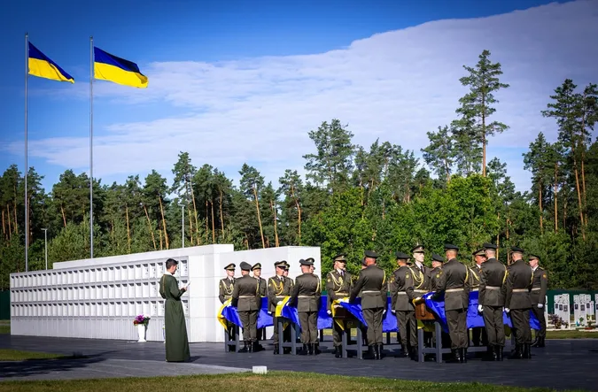 Тарас Шкітер узяв участь у похованні 12 воїнів, чиї імена поки невідомі