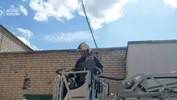 У Ковелі школяр застряг на даху будинку: викликали рятувальників (фото)