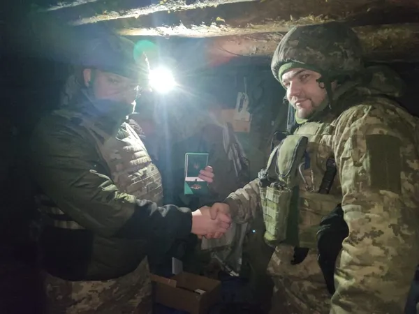 На «нулі» у новорічну ніч: комбриг вручив нагороди волинським тероборонівцям (фото)