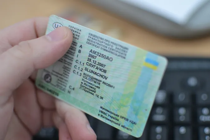Волинянин роз'їжджав дорогами із «липовим» водійським посвідченням