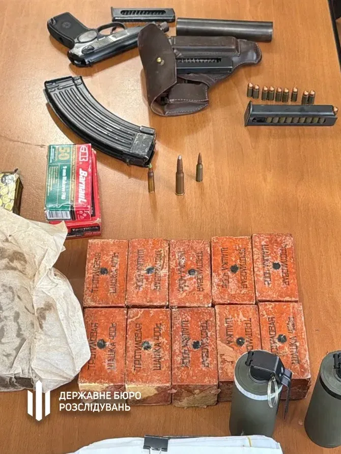 По всій Україні стартували обшуки ДБР серед військових, які формально служать (фото)