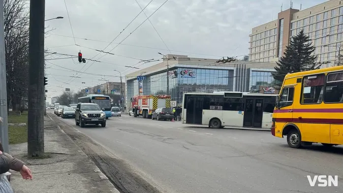 У Луцьку позашляховик в'їхав у пожежну машину (фото)