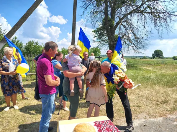 Додому після чотирьох років полону: на Волині зустріли звільненого Захисника (фото)