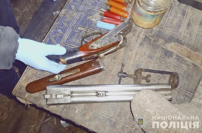 На Волині в хаті п'яного дебошира знайшли обріз та набої (фото)