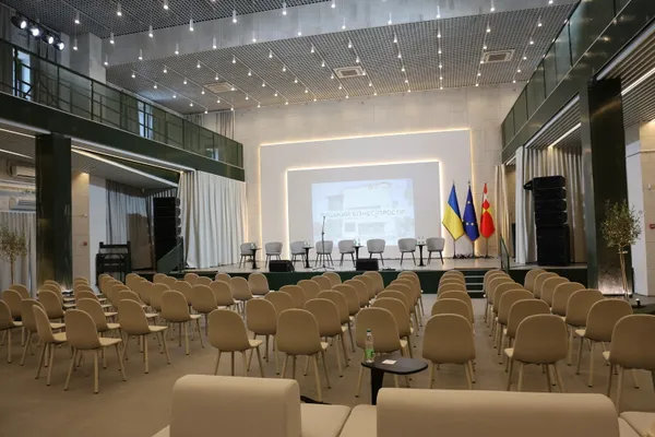 У колишньому кінотеатрі «Батьківщина» у Луцьку відкрили бізнес-простір (фото)