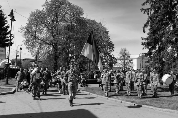 У Луцьку провели в останню дорогу загиблих Героїв Олександра Гнатюка та Миколу Маргасюка (фото)