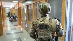 Обшуки на постах «Луцьк», «Рівне», «Дубно», «Сарни»: митників викрили на схемі з розмитнення авто (фото, відео)