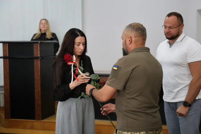 «Вірю, що ця кров пролита не даремно»: у Луцьку 10 воїнів отримали нагороди посмертно