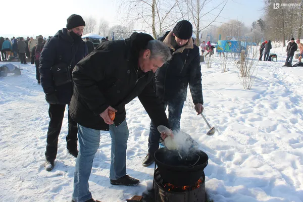 Льодохреща: як освячували воду і лучан (репортаж)