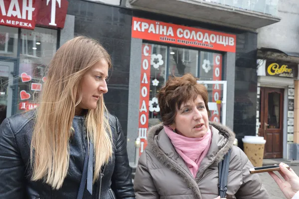 Святкувати не можна скасувати: як лучани ставляться до 8 березня