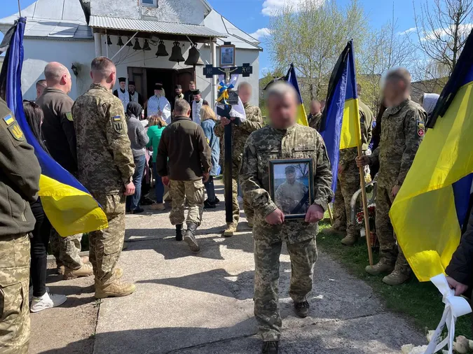 Ще один день скорботи: в Нововолинську в останню дорогу провели Віктора Яреська (фото)