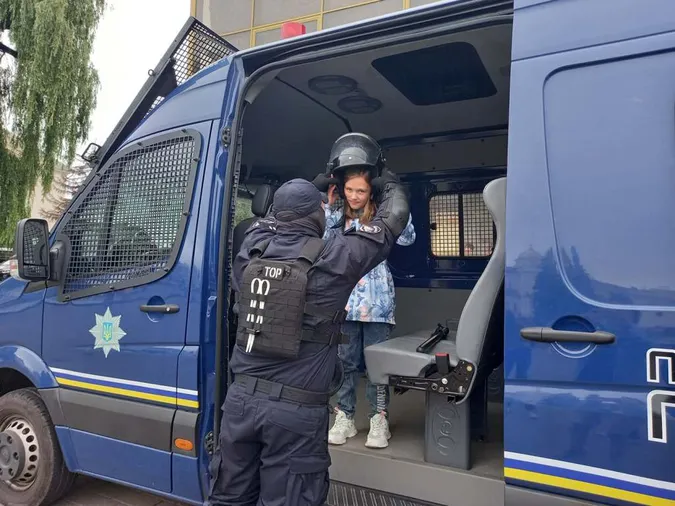 У центрі Луцька святкують День національної поліції: що можна спробувати (фото)
