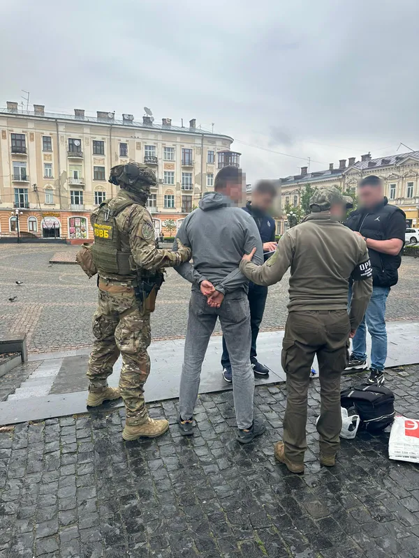 Правоохоронець намагався провезти через «Ягодин» трьох ухилянтів (фото)