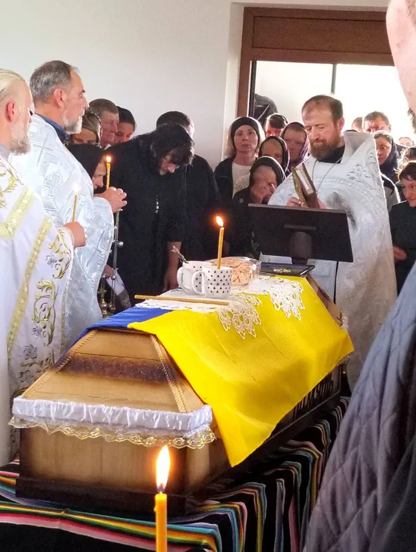 На Волині громада попрощалася з загиблим на Донеччині захисником Андрієм Денисюком