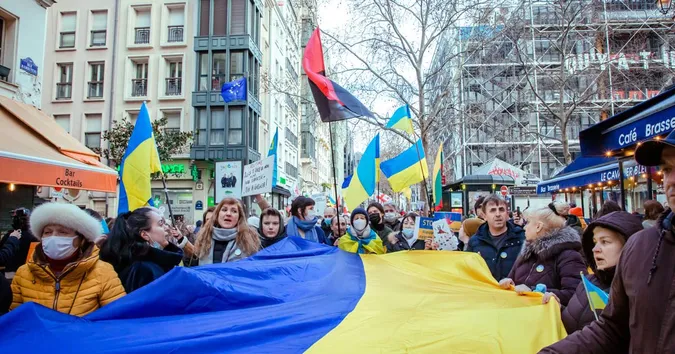 «Я з Україною»: як іноземці і досі підтримують українців (фото, відео)