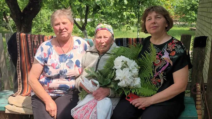 91 рік мудрості й праці: у волинському селі вшанували колишню вчительку