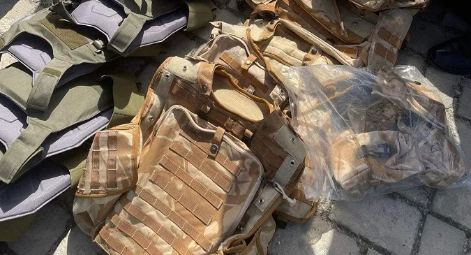 На Волині арештували бронежилети та каски, якими «приторговував» посадовець (фото, відео)