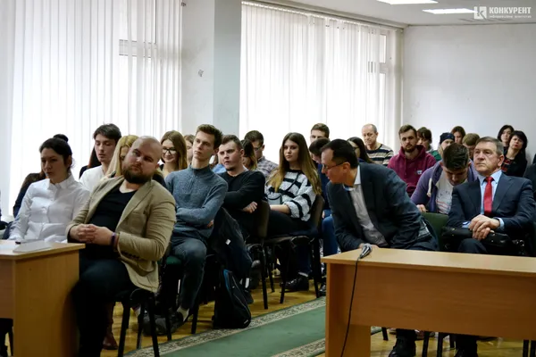 Перейменуванню бути: вирішили долю Лесиного вишу (фото)