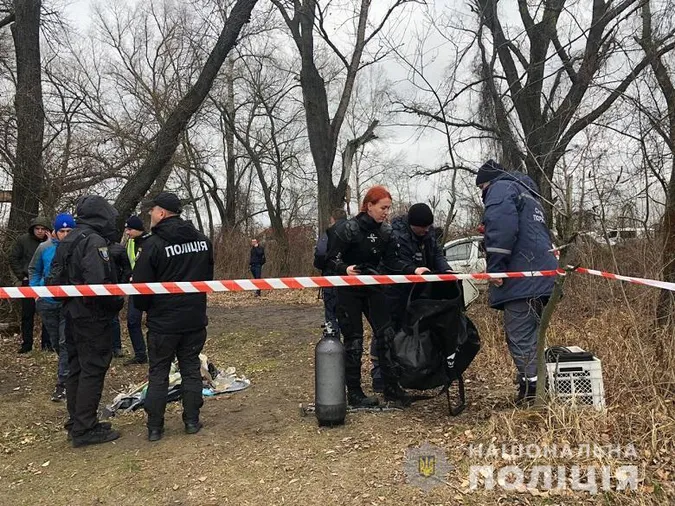 У Києві рибалки виловили людську голову в пакеті (фото)
