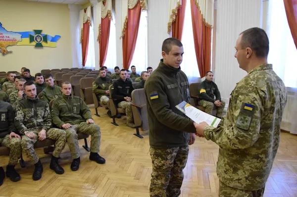 На Волині кращих прикордонників-строковиків нагородили цукерками (фото)