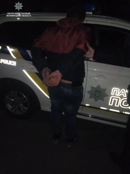 Крадіжка з тубдиспансеру, пістолет та грабіж: «гаряча» ніч у Луцьку (фото)