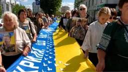 У Луцьку 250 волинян пройшли пам’ятною ходою на честь загиблих захисників (фото, відео)