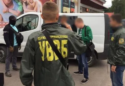 На «Ягодині» викрили осіб, які «торгували» чергою на кордоні