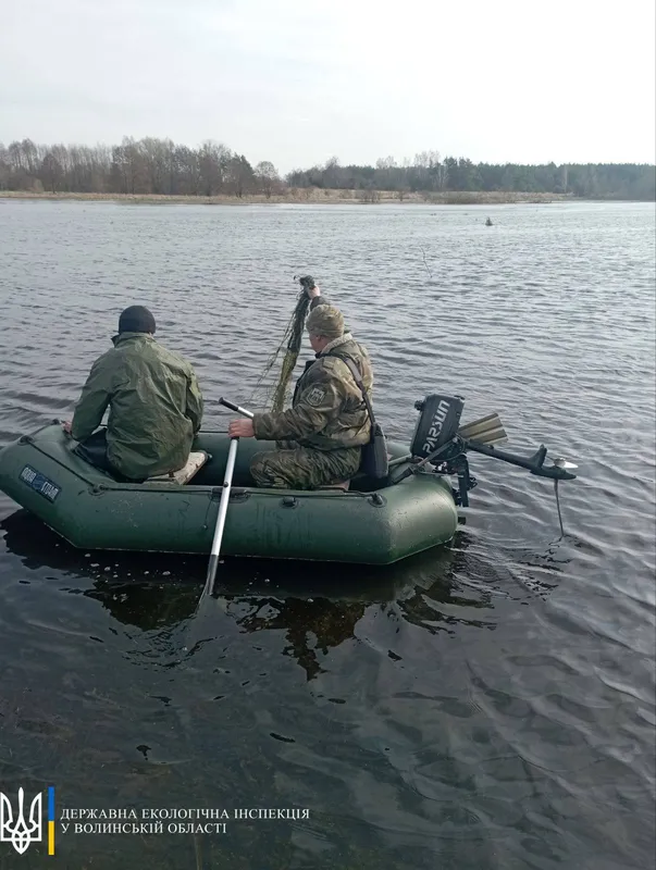 З волинських водойм витягнули понад 600 метрів сіток (фото)