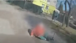 У Луцьку жінка впала посеред тротуару (відео)