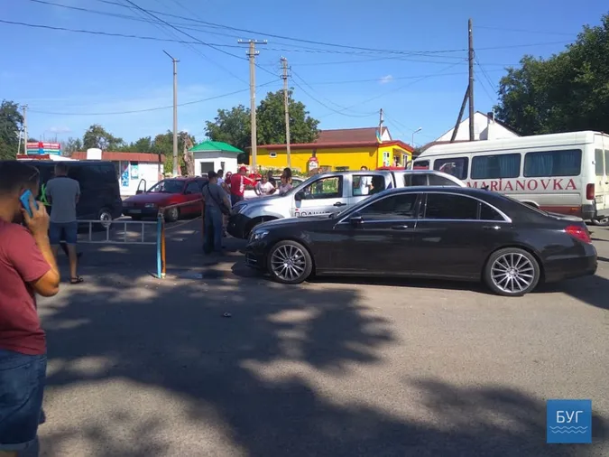 «Устилуг» зупинився через зухвалого власника «євробляхи» (фото, відео)