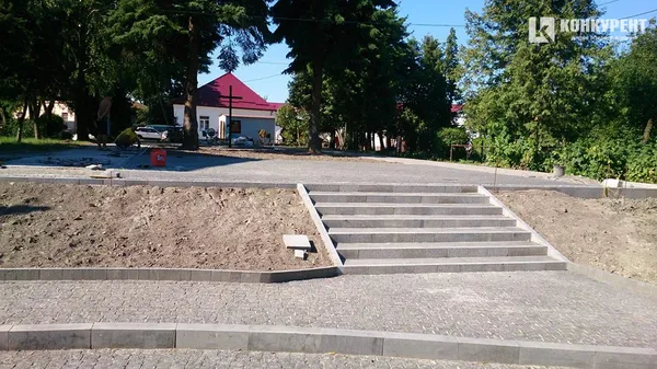 У Луцьку укріплюють схили замку Любарта (фото)