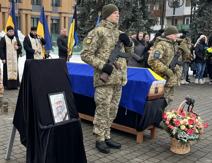Загинув у день свого народження: у Ковелі попрощалися із воїном Сергієм Томашевичем (фото0