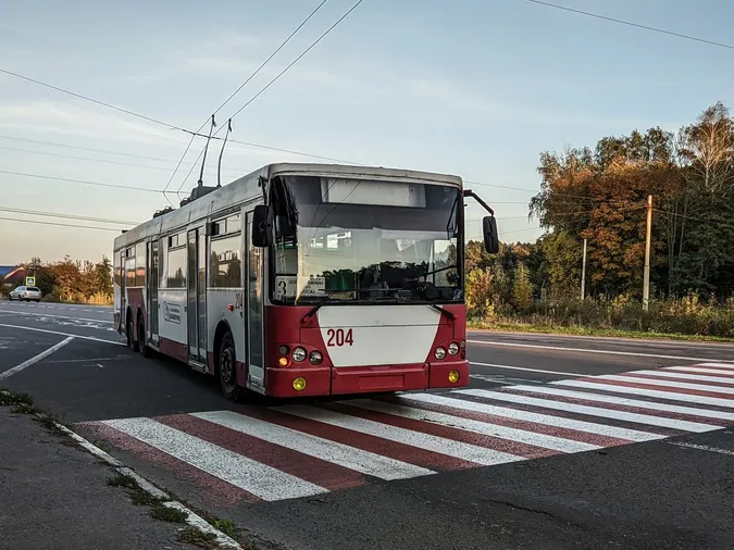 Тролейбуси знову їдуть до кладовища: у Луцьку відновили повноцінний рух маршруту №3