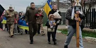 Пережив пекло полону, але серце зупинилося в лікарні: на Волині попрощалися з воїном Вадимом Яковським (фото)