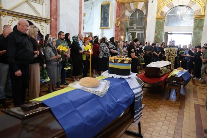 У Луцьку попрощалися з Героями Романом Меюсом та Олександром Радивоніком (фото)