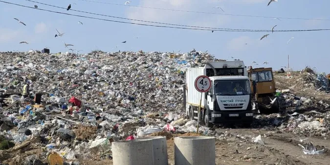 Для лучан влаштували «сміттєву» екскурсію на полігон в Брище (фото)