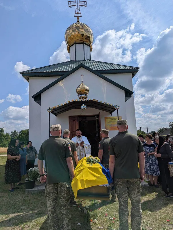 Через два роки після загибелі на Волині поховали воїна Петра Більчука (фото)