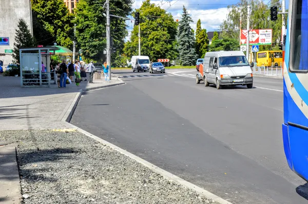 Інвестор за власні кошти облаштував одну з кишеньок. Щоправда довелось піти на жертву - зрізати 8 дерев