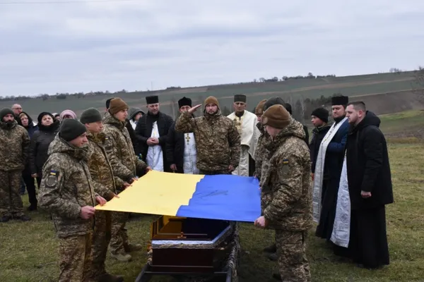 Назавжди 40: на Волині провели в останню дорогу воїна Олександра Максимука (фото)
