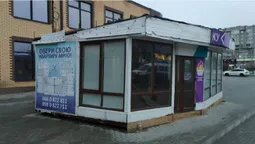 Обдертий МАФ «Егоїста» на Соборності досі не демонтували (фото)
