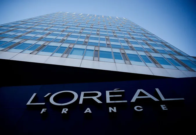 L'Oreal засуджує війну і тимчасово закриває магазини в Росії