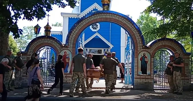 Понад два роки вважався зниклим безвісти: на Волині попрощалися з Героєм Володимиром Величком (фото)