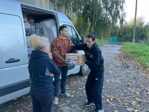 Без електрики, води та зв'язку: луцькі волонтери привезли допомогу в Ізюм (фото)